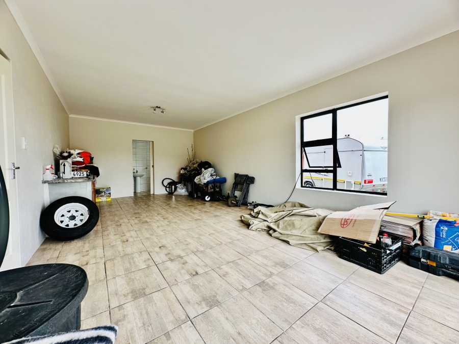 3 Bedroom Property for Sale in Franskraal Western Cape